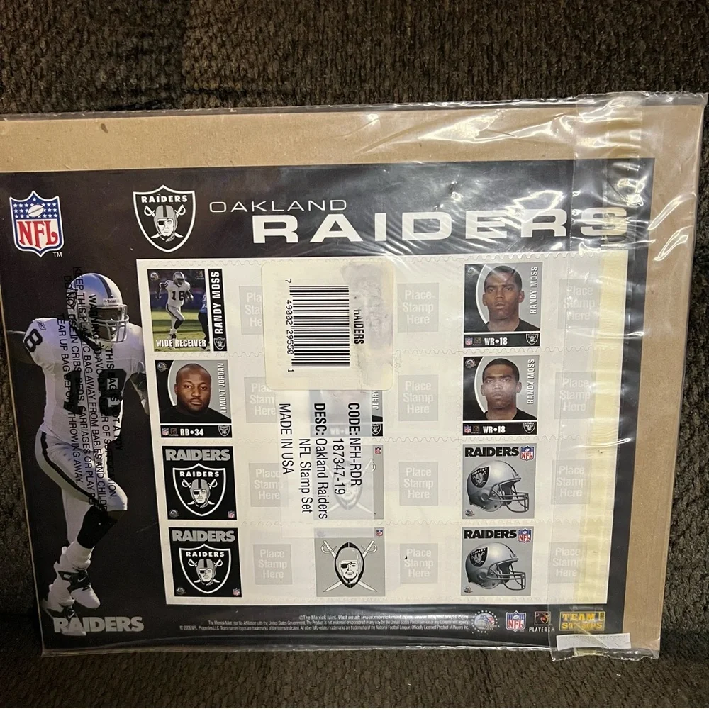 Vintage NFL Oakland Raiders 2006 The Merrick Mint Team Stamps - Picture 1 of 6